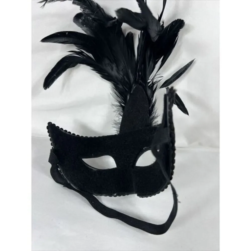 Black And Silver Mardi Gras Feather Mask Masquerade‎ Sequins Sparkle